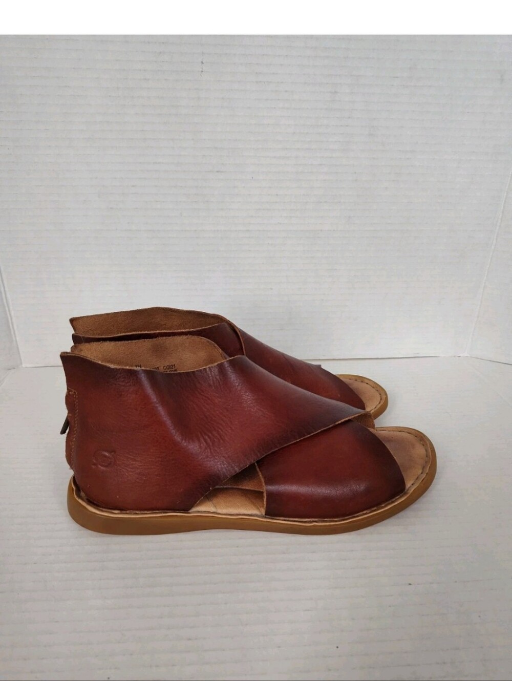 Born Iwa Brown Leather Criss Cross Straps Back Zip Sandals BR0018492 Womens 7
